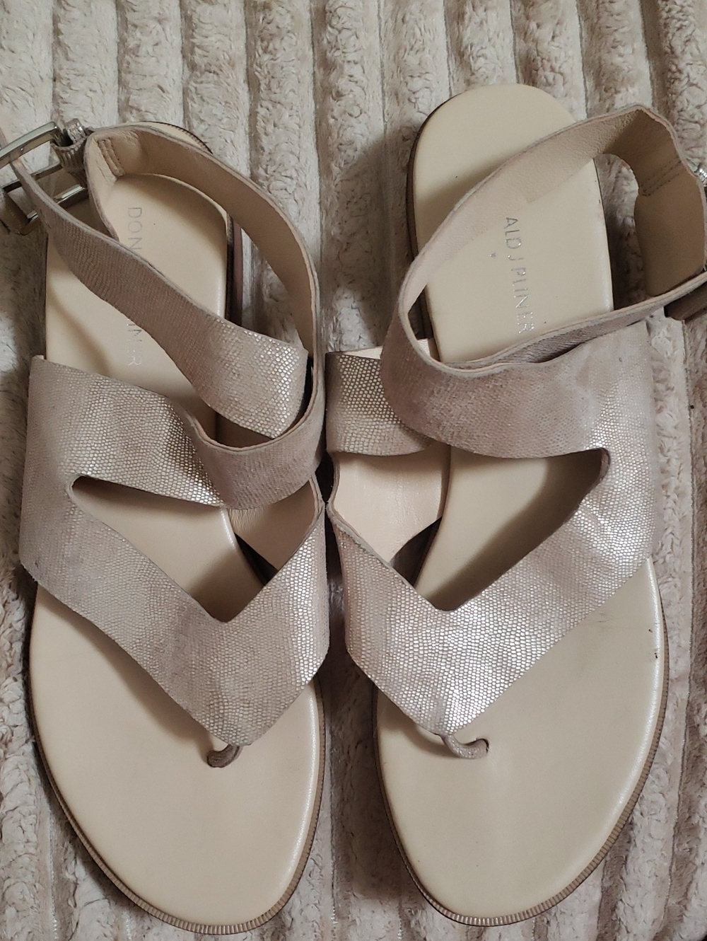 DONALD J. PLINER Size 11 Champagne Beige Metallic Strappy Sandals